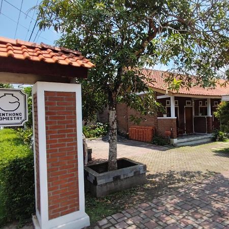 Genthong Homestay มาเกอลัง ภายนอก รูปภาพ