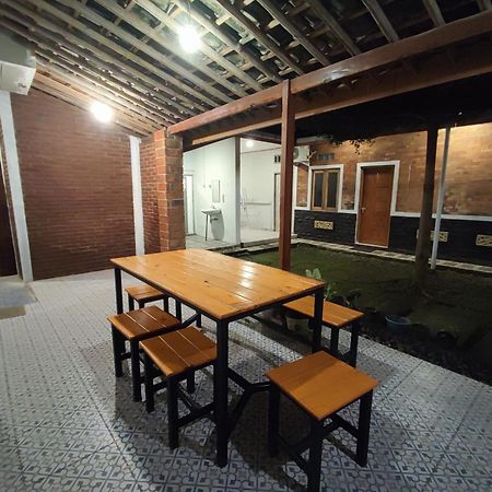 Genthong Homestay มาเกอลัง ภายนอก รูปภาพ