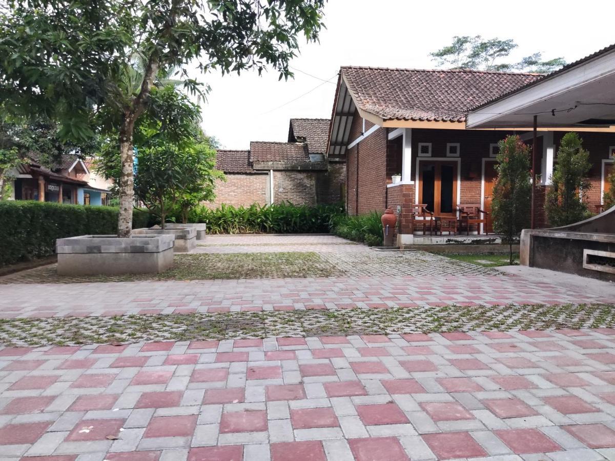 Genthong Homestay มาเกอลัง ภายนอก รูปภาพ
