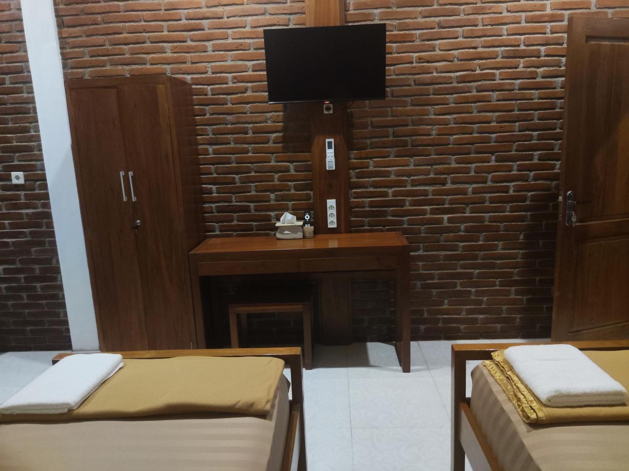 Genthong Homestay มาเกอลัง ภายนอก รูปภาพ