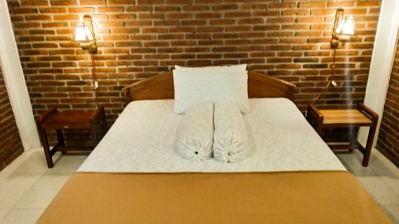 Genthong Homestay มาเกอลัง ภายนอก รูปภาพ
